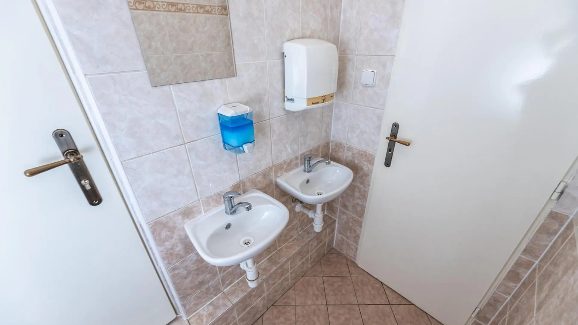 Hostel Historic Villa 