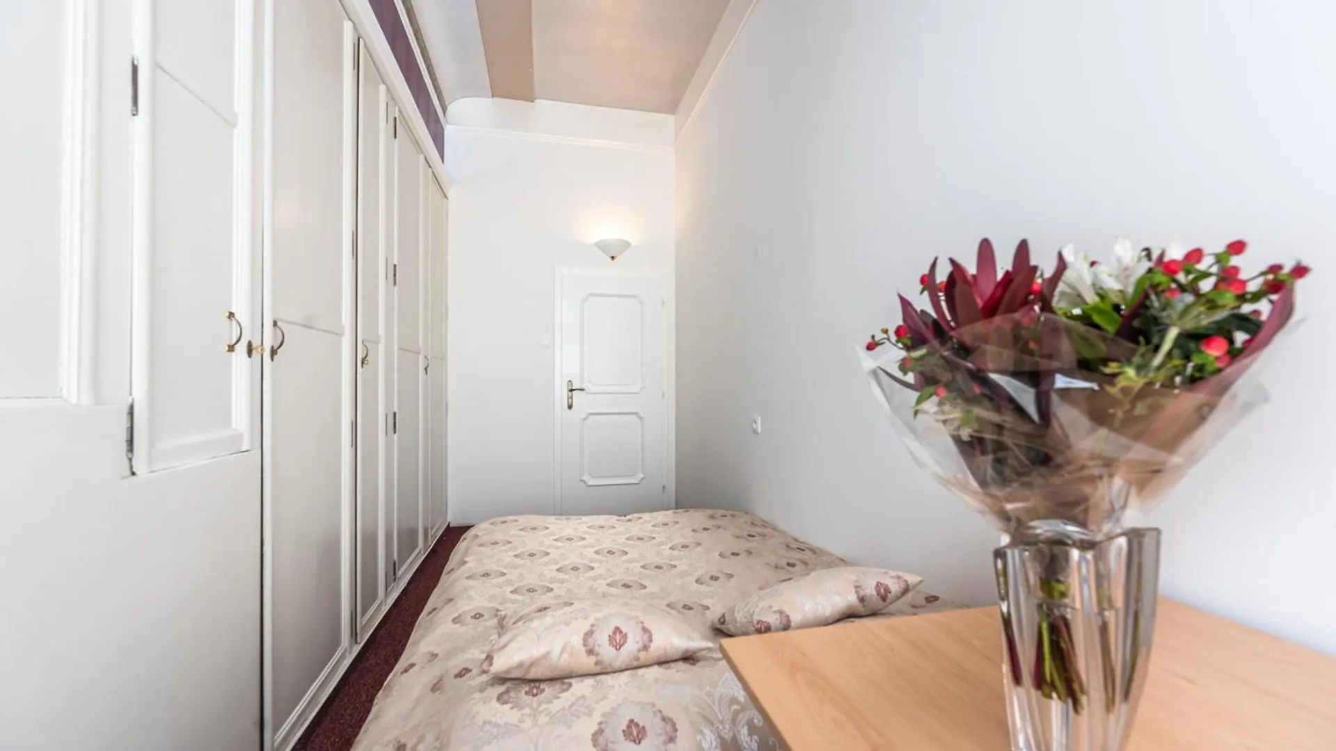 Hostel Historic Villa 